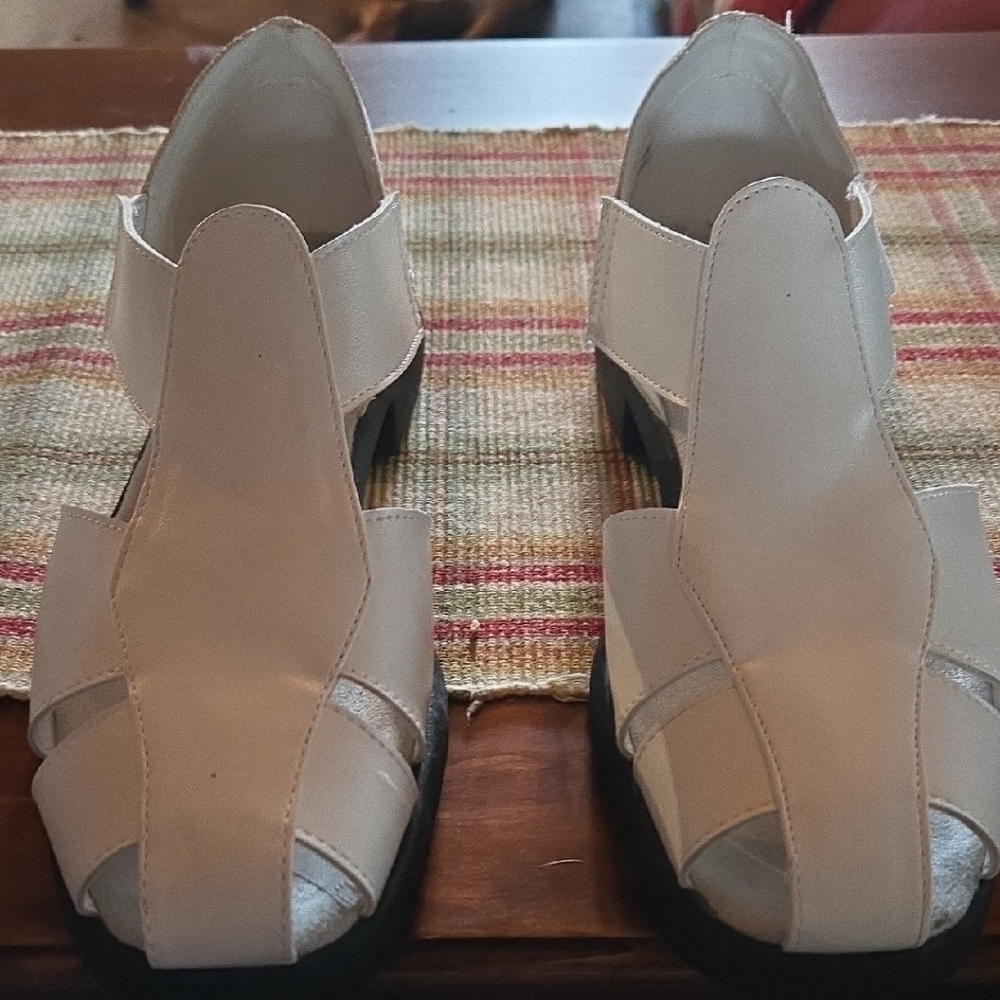 Elegant White Women's Fisherman's  Shoes